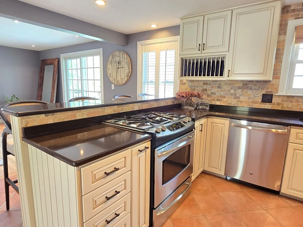 Photo of 33 Wayside Ln