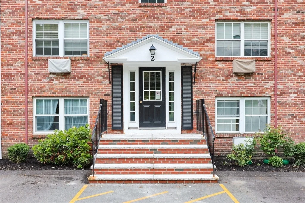 Photo of Unit 3 at 2 Colonial Village Dr