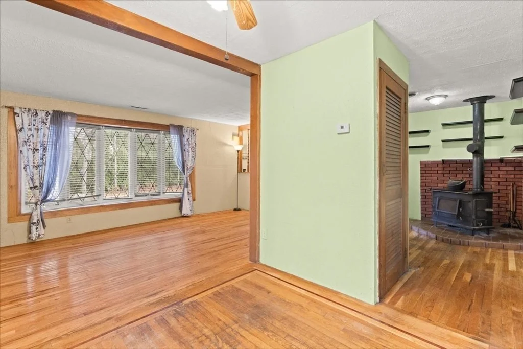 Photo of 98 Glen Echo Blvd