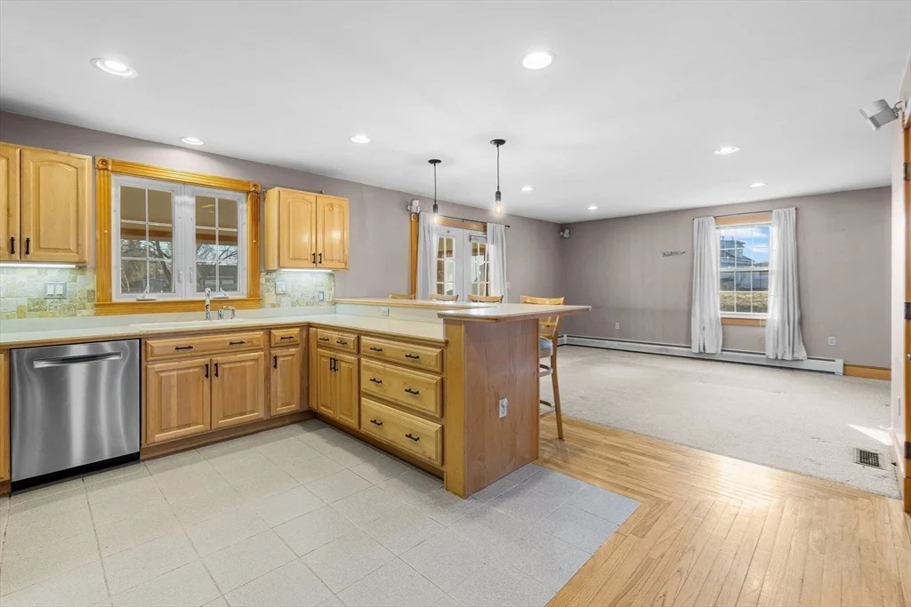 Photo of 7 Deerfield Ln