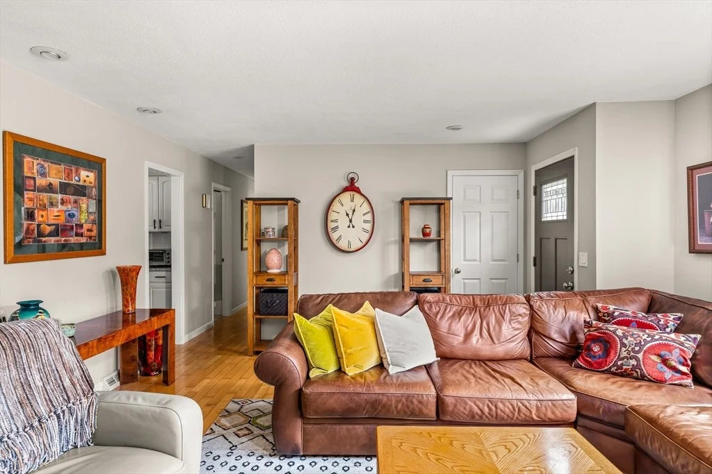 Photo of 6 Russell Ln