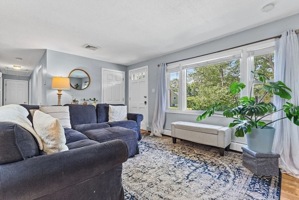 Photo of 28 Lillian Ter
