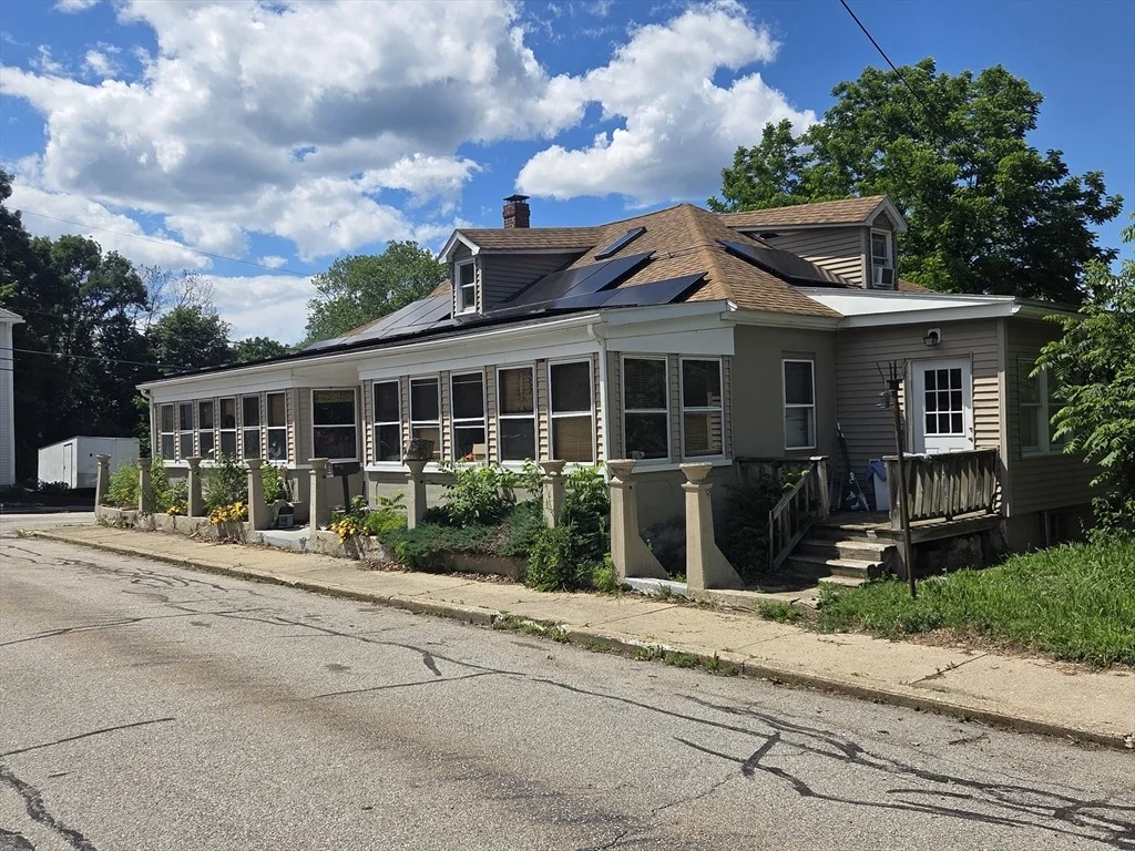 Photo of 411 High St