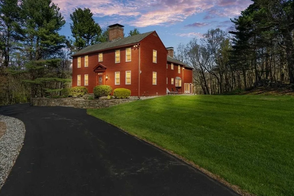 Photo of 9 Bay Path Dr