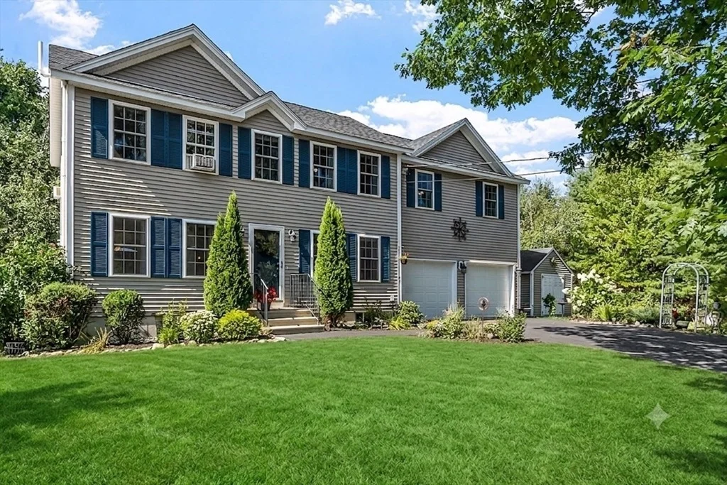 Photo of 93 N Common Rd