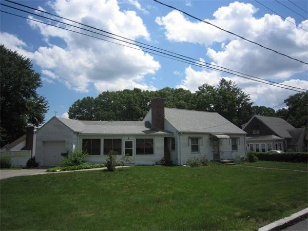 Photo of 4 Lenox Rd
