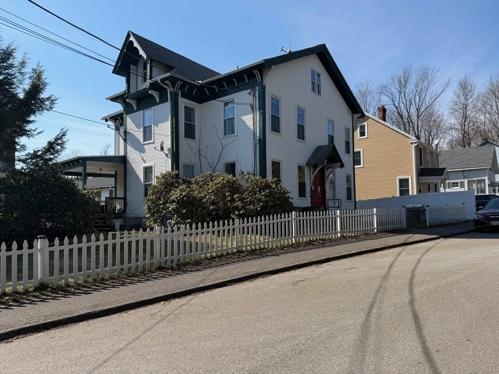 Photo of Unit 2 at 35 Cedar St