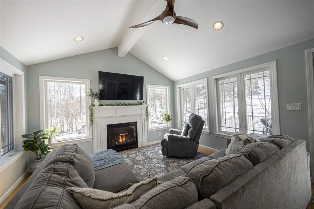 Photo of 31 Johnson Cir