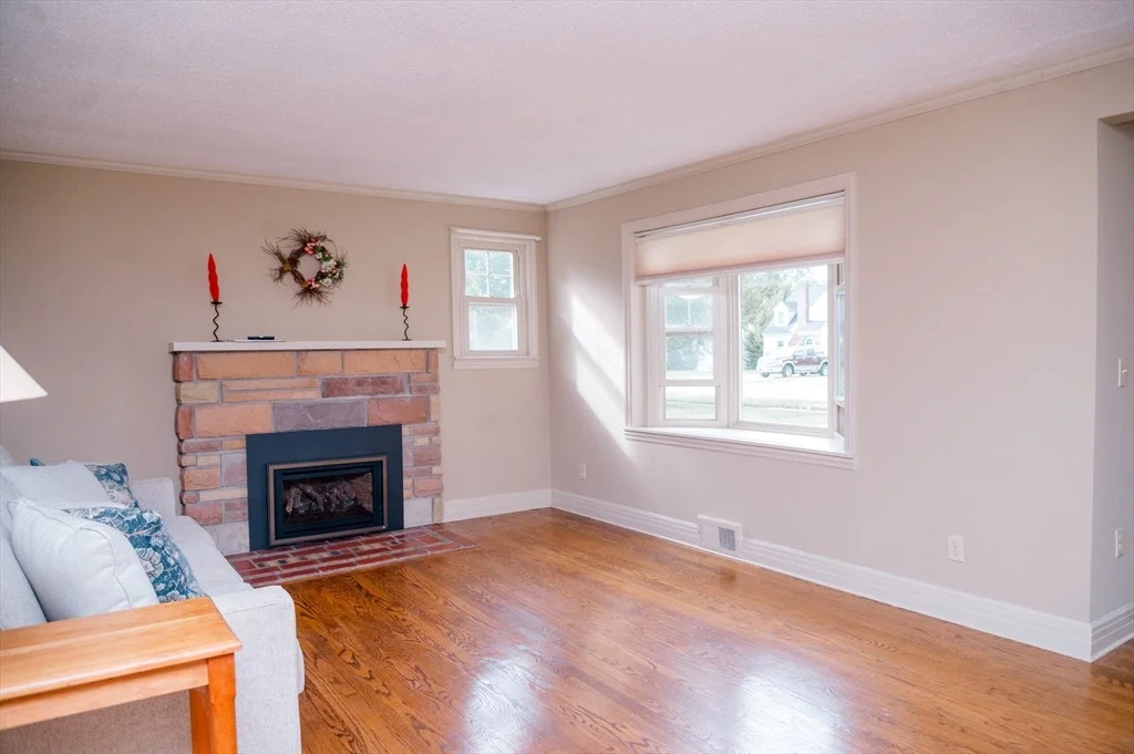 Photo of 40 Sampson Pkwy