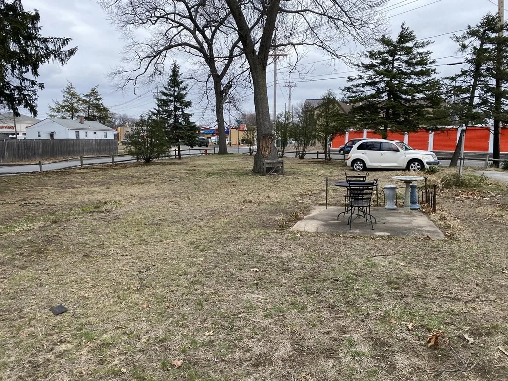 Photo of 1150 Granby Rd