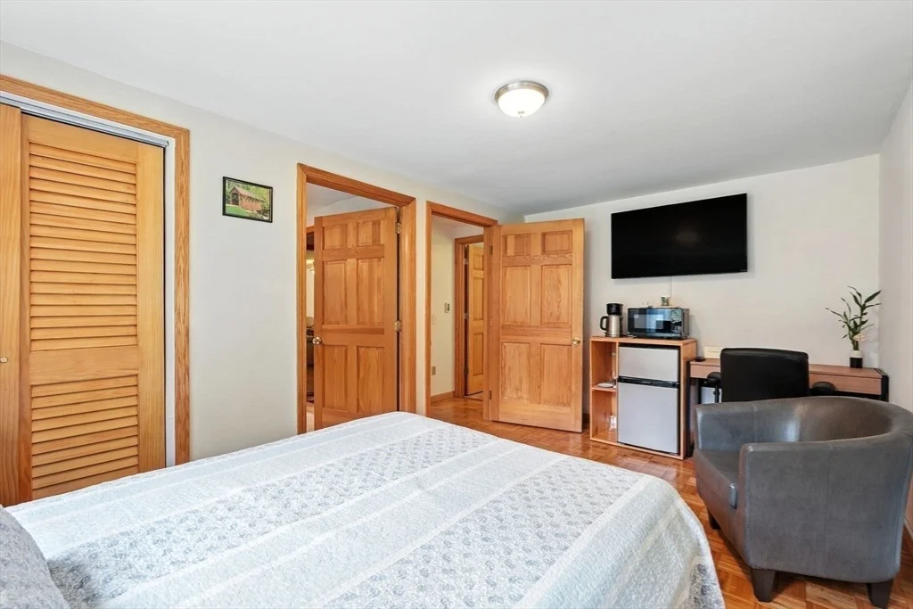 Photo of 178 W Pomeroy Lane