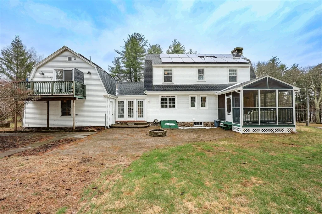 Photo of 34 E Derry Rd