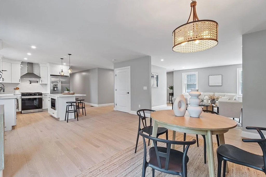 Photo of 383 Delano Rd