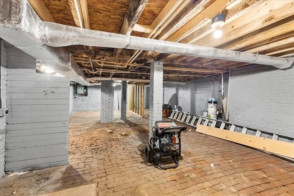 Photo of 123 Bay St