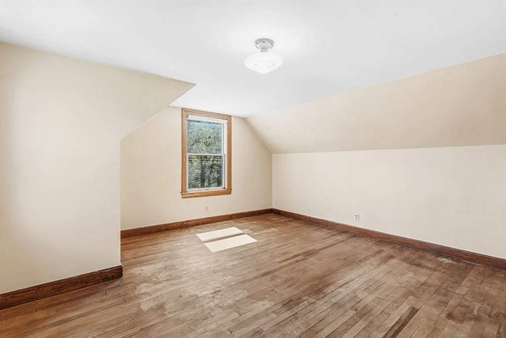 Photo of 17 Moosebrook Rd