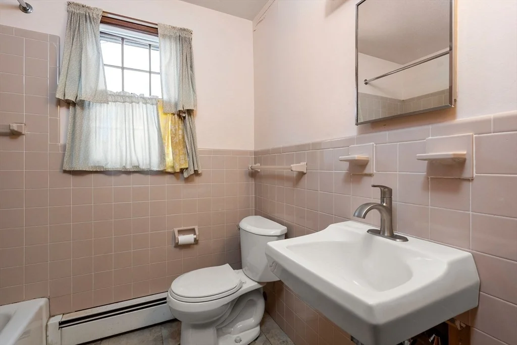 Photo of 51 Robinson Dr