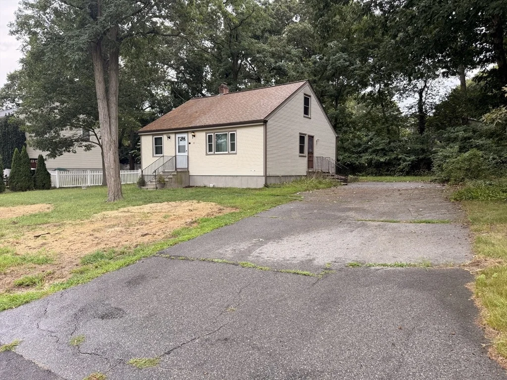 Photo of 16 Assonet Blvd