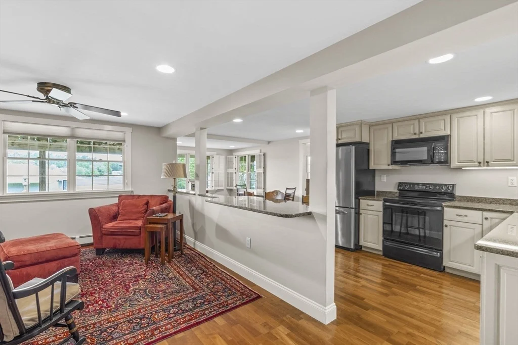 Photo of 102 Riverside Circle