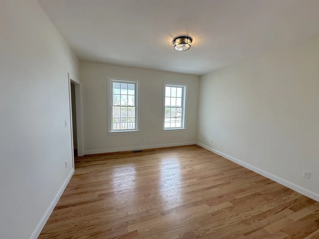 Photo of 31 Oriole Dr