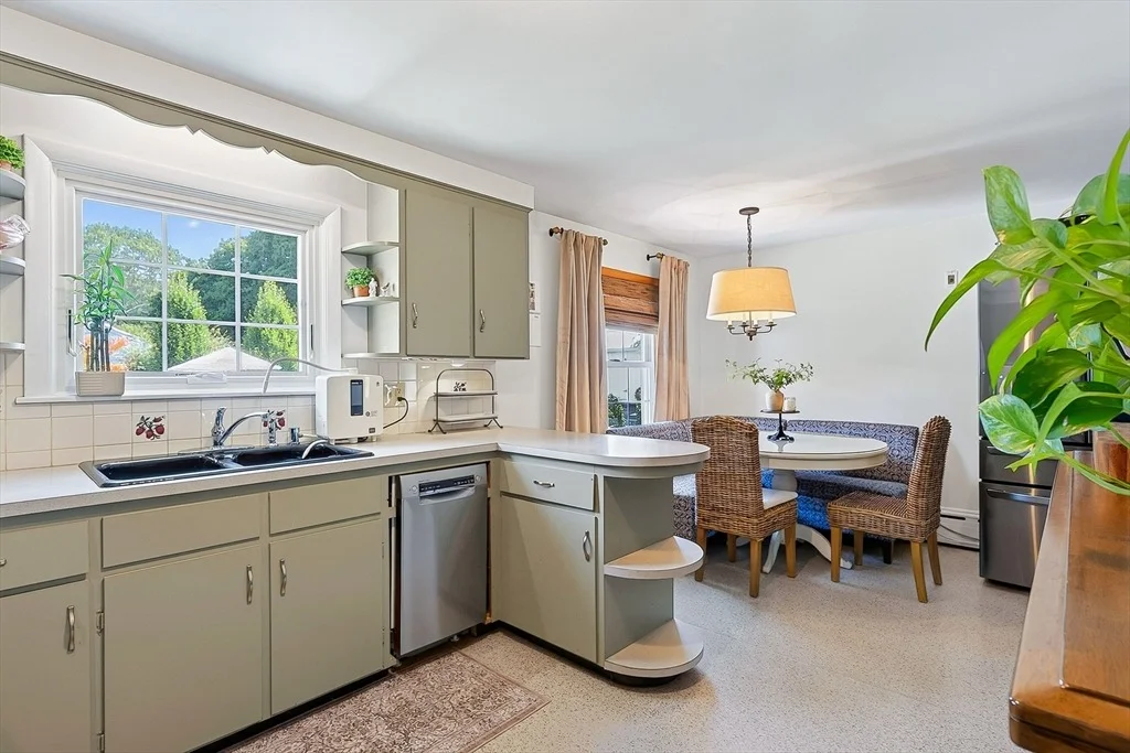 Photo of 6 Winthrop Dr