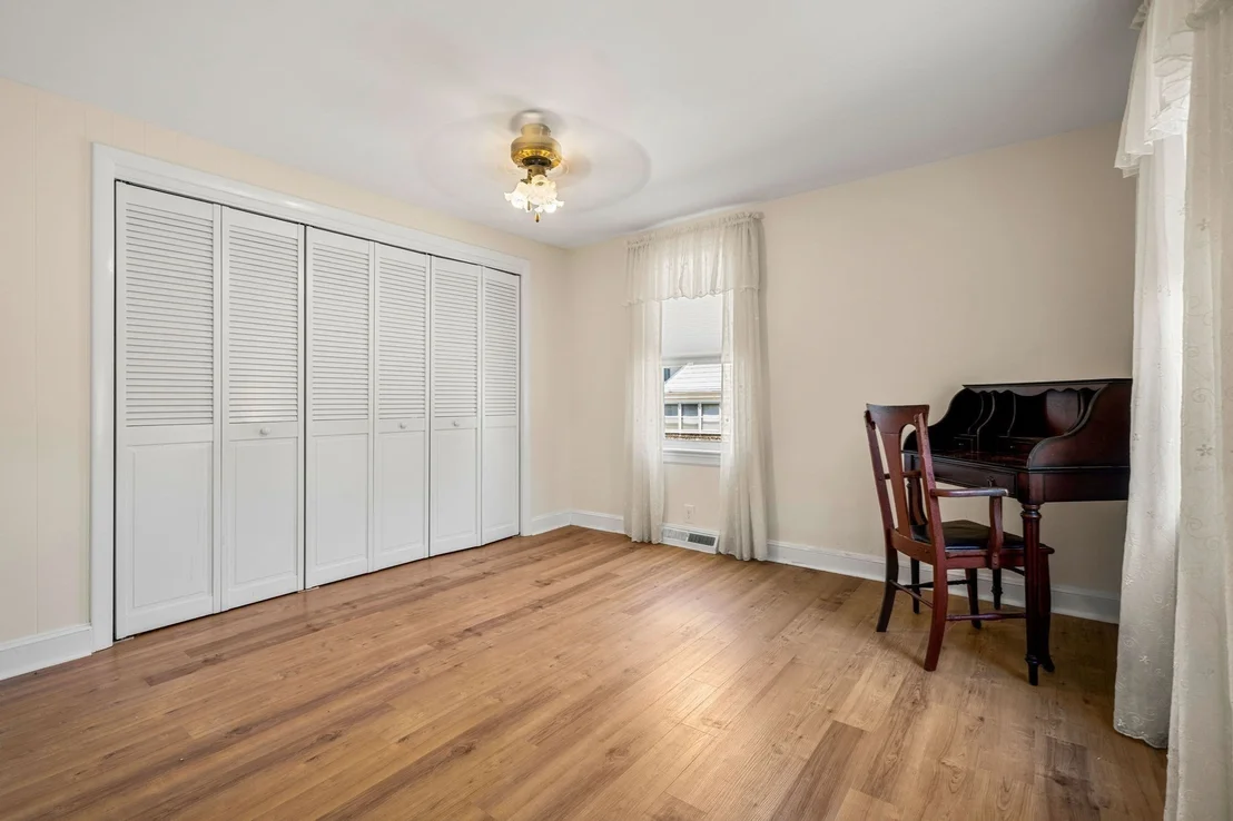 Photo of 1 Lewis Ave