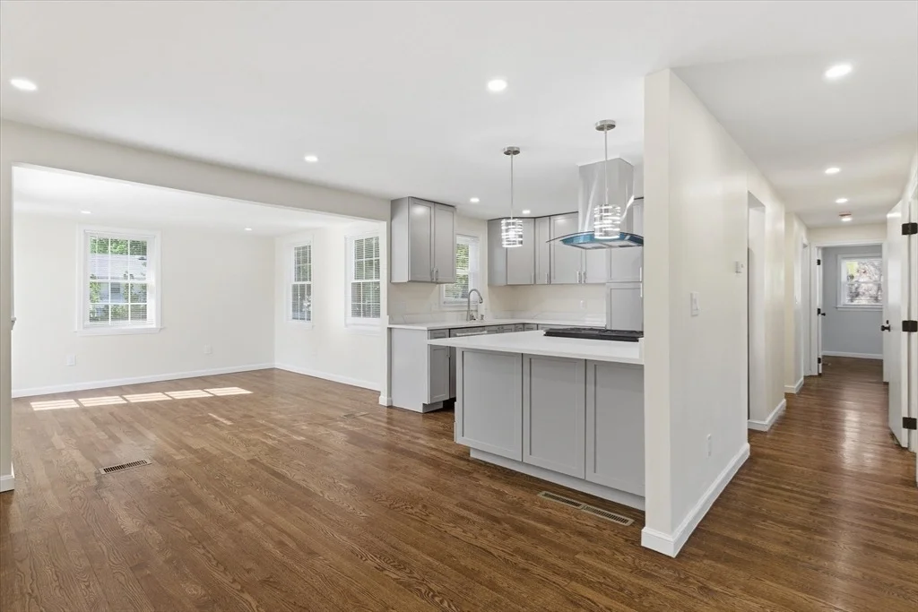 Photo of 60 Pond Ln