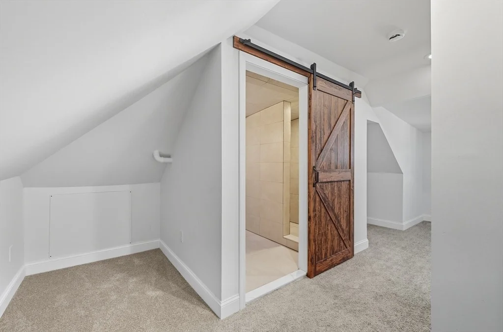 Photo of 10 Mission Pl