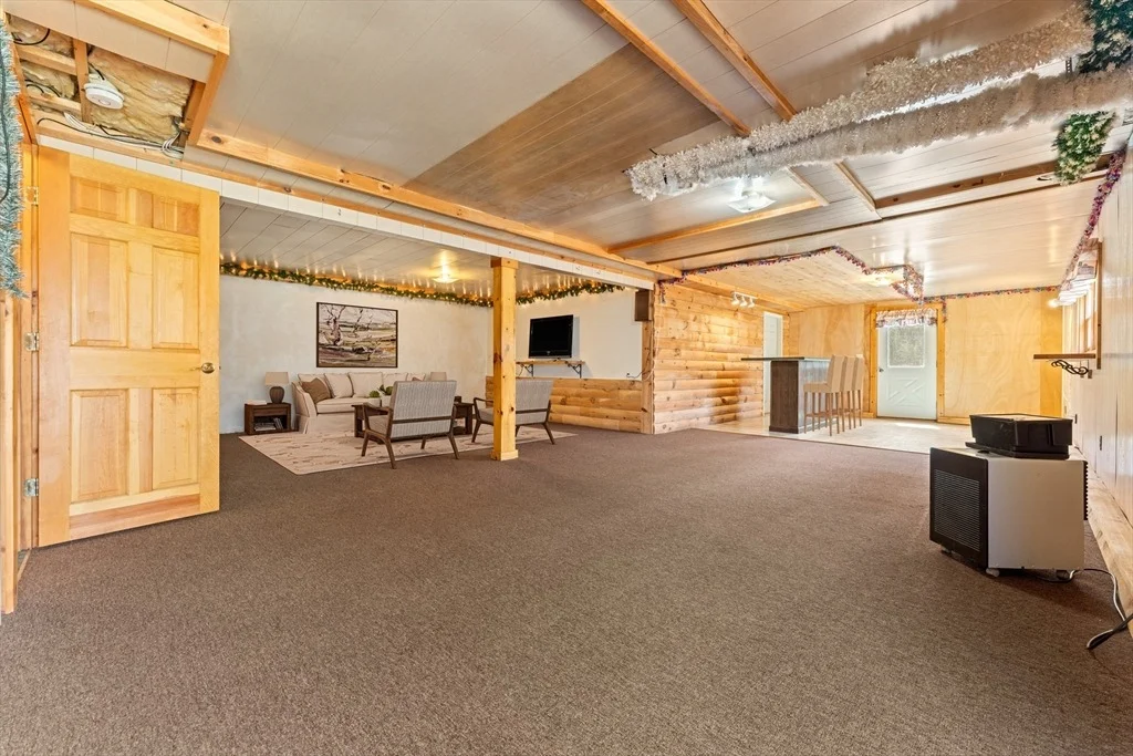Photo of 15 Quissett Rd