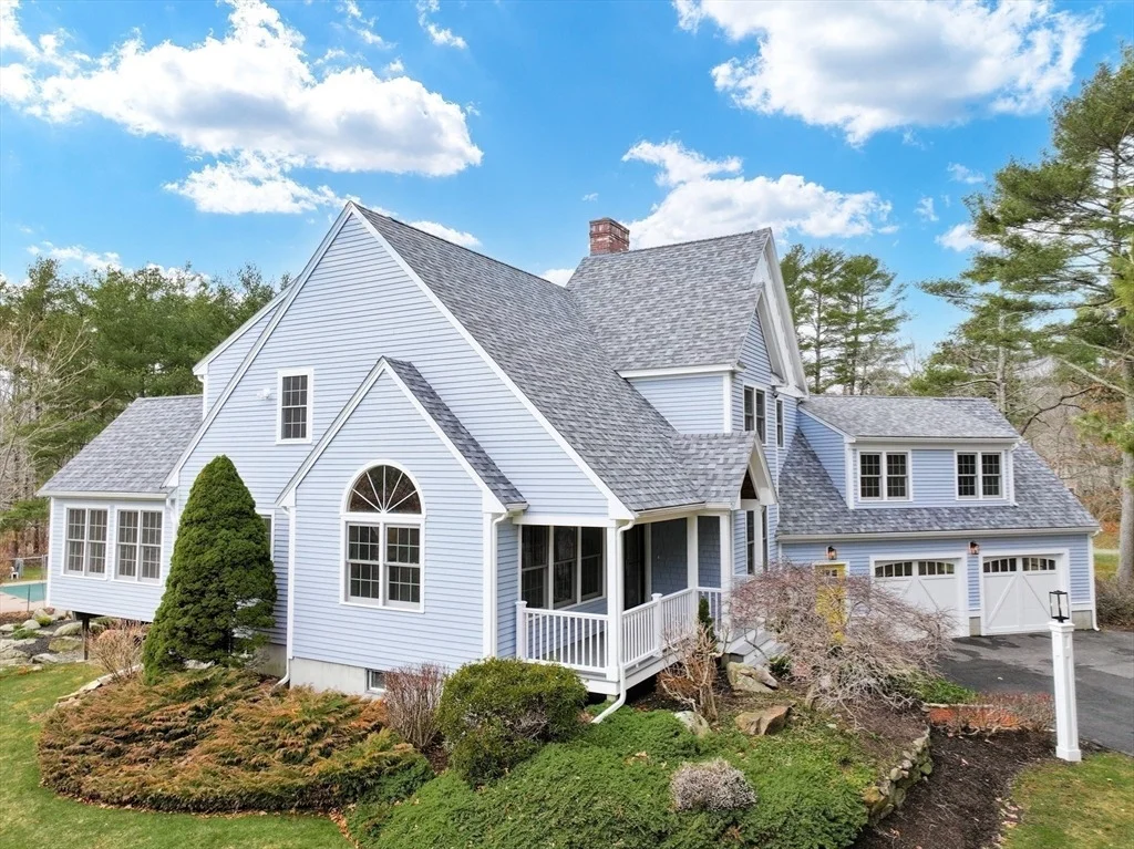 Photo of 2 Fieldstone Dr