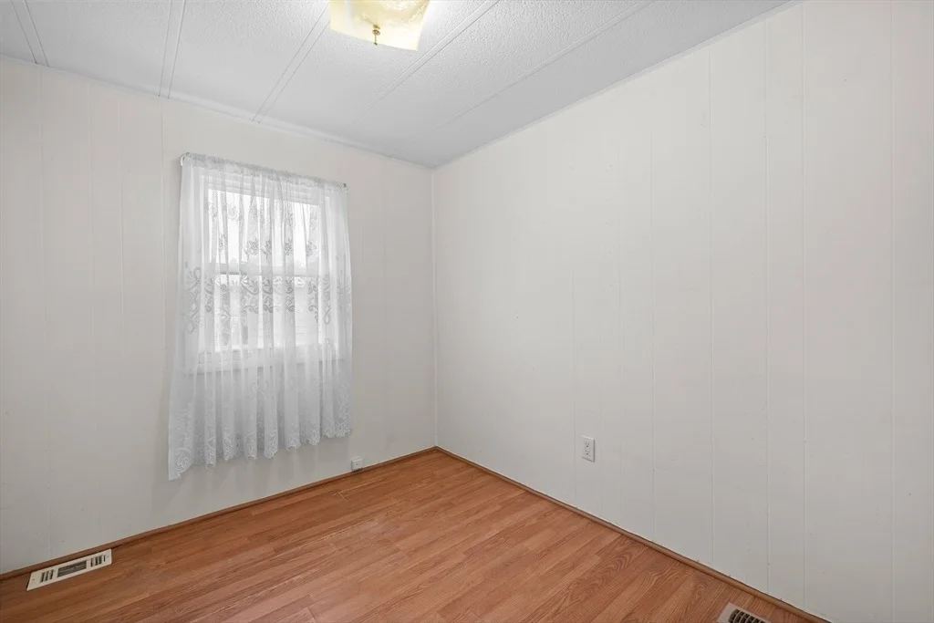 Photo of 33 Hilltop Rd