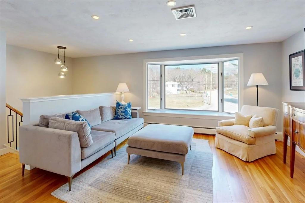 Photo of 25 Longmeadow Rd