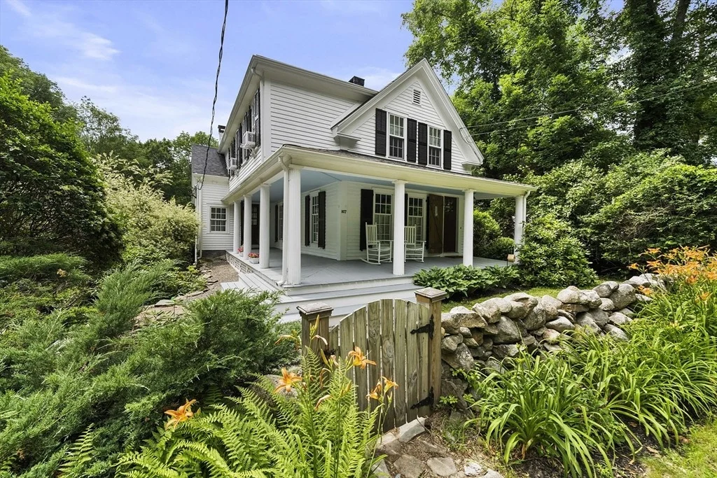 Photo of 807 Summer St