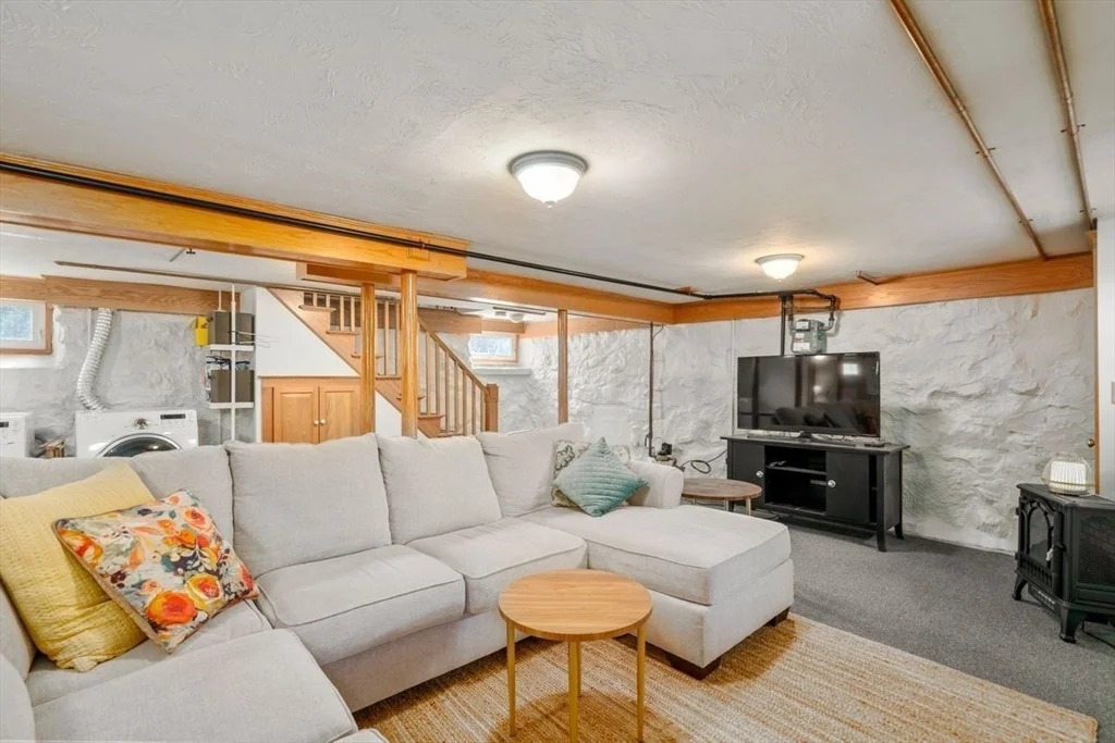 Photo of 84 Sassamon Ave