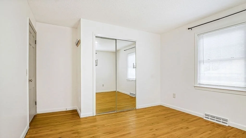 Photo of 128 W Canton Cir