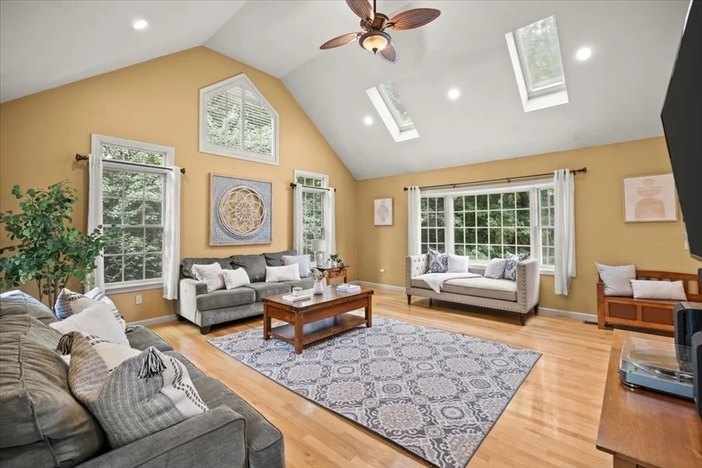 Photo of 130 Deer Hollow Trail