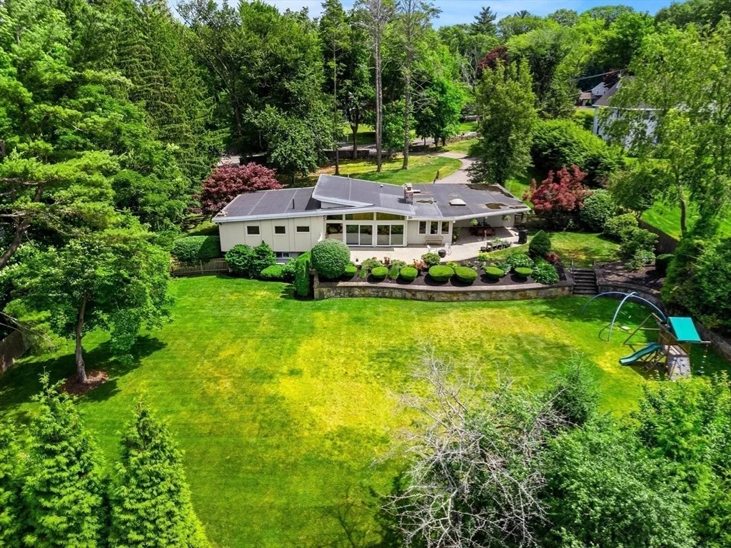 Photo of 285 Brush Hill Rd