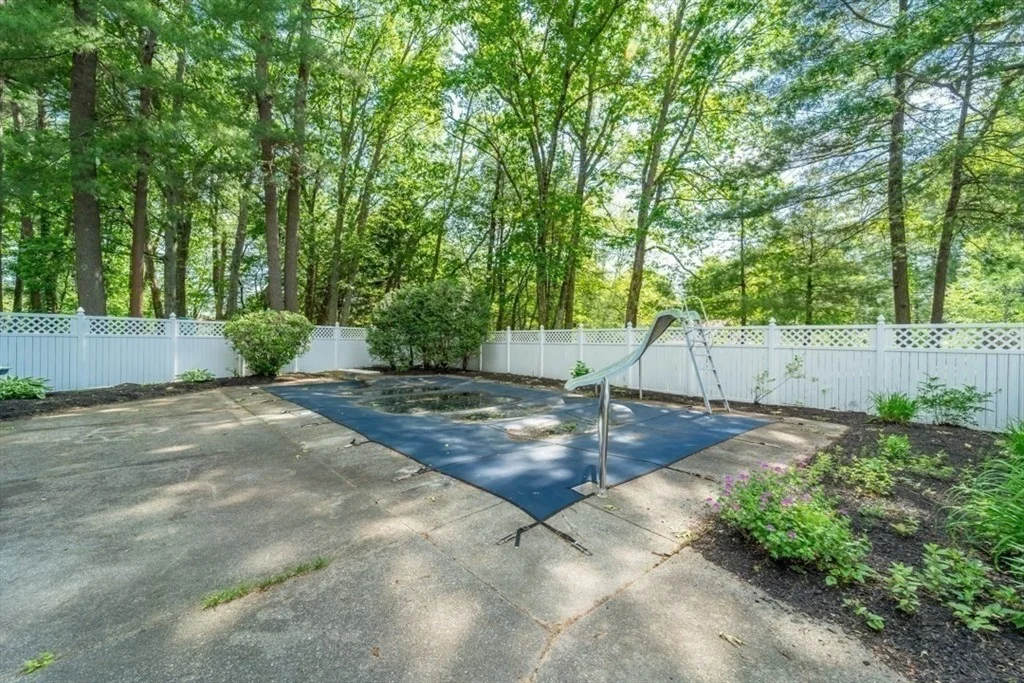 Photo of 41 Pine Ridge Dr