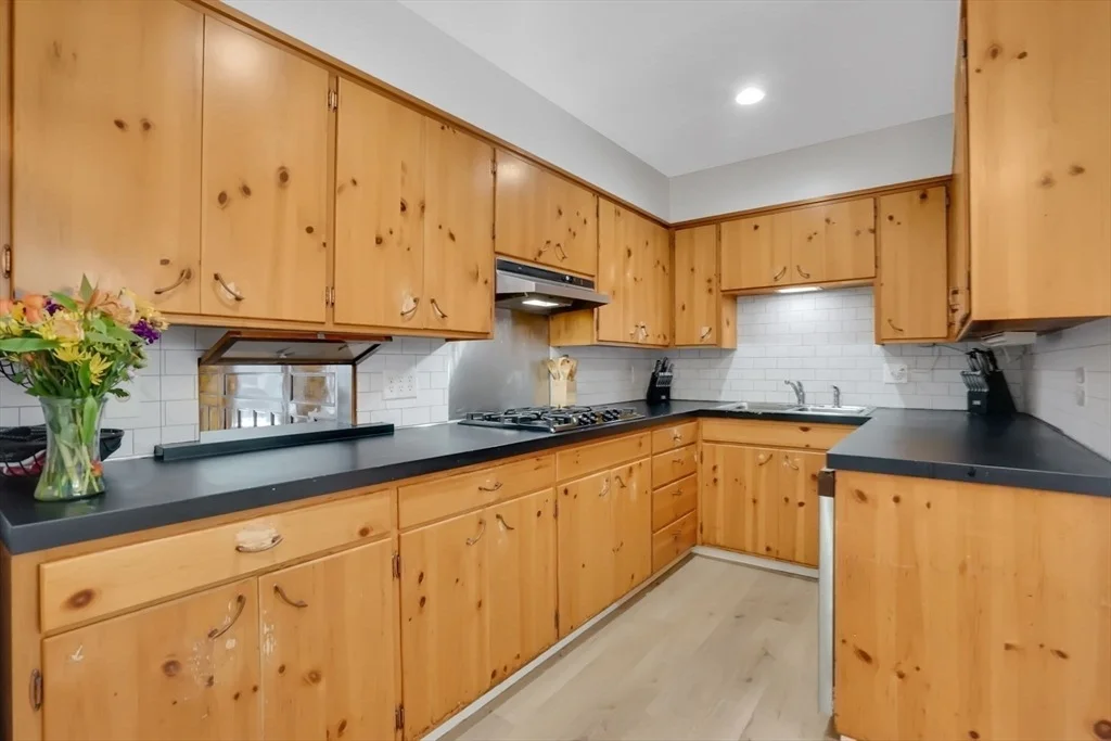 Photo of 264 Sumner Ave