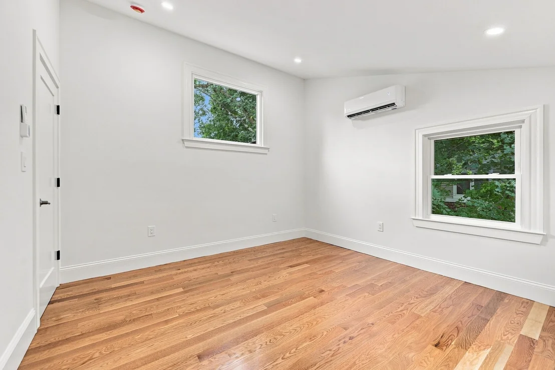 Photo of 121 Elm St