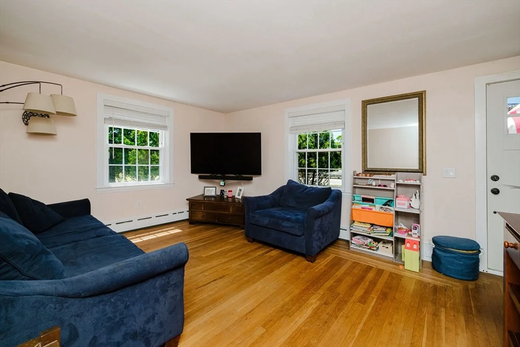 Photo of 1472 Wampanoag Trl