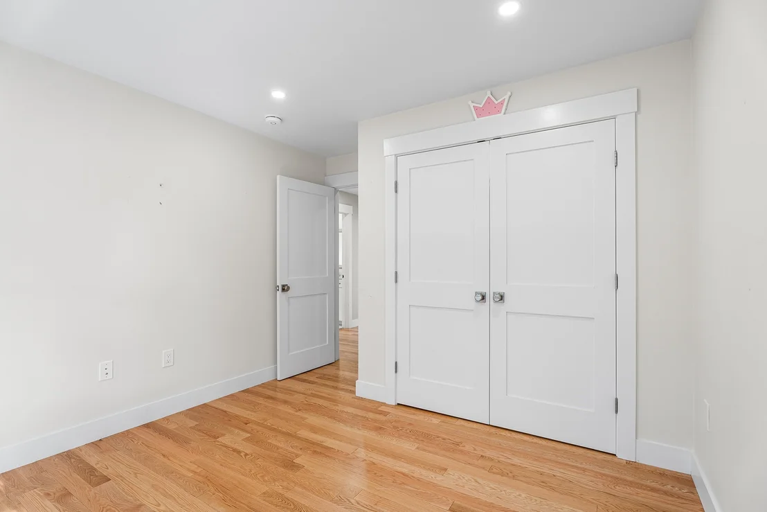 Photo of 30 Valmor St