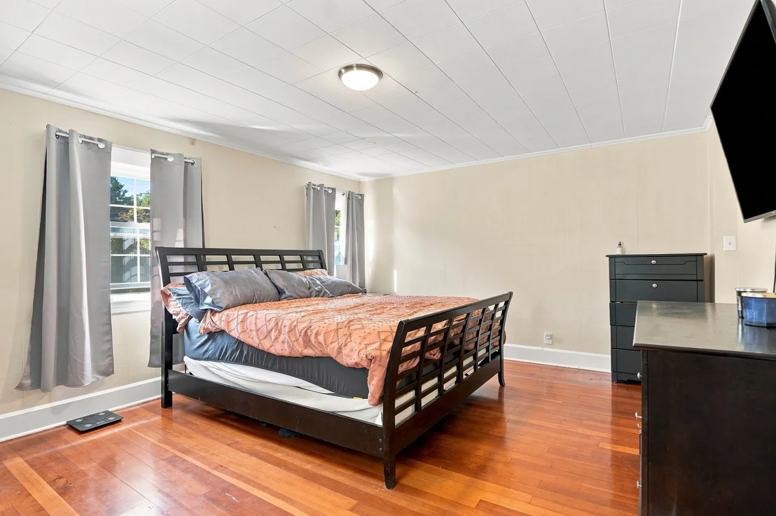 Photo of 43 Klebart Avenue