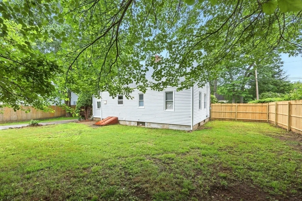 Photo of 147 Quaker St