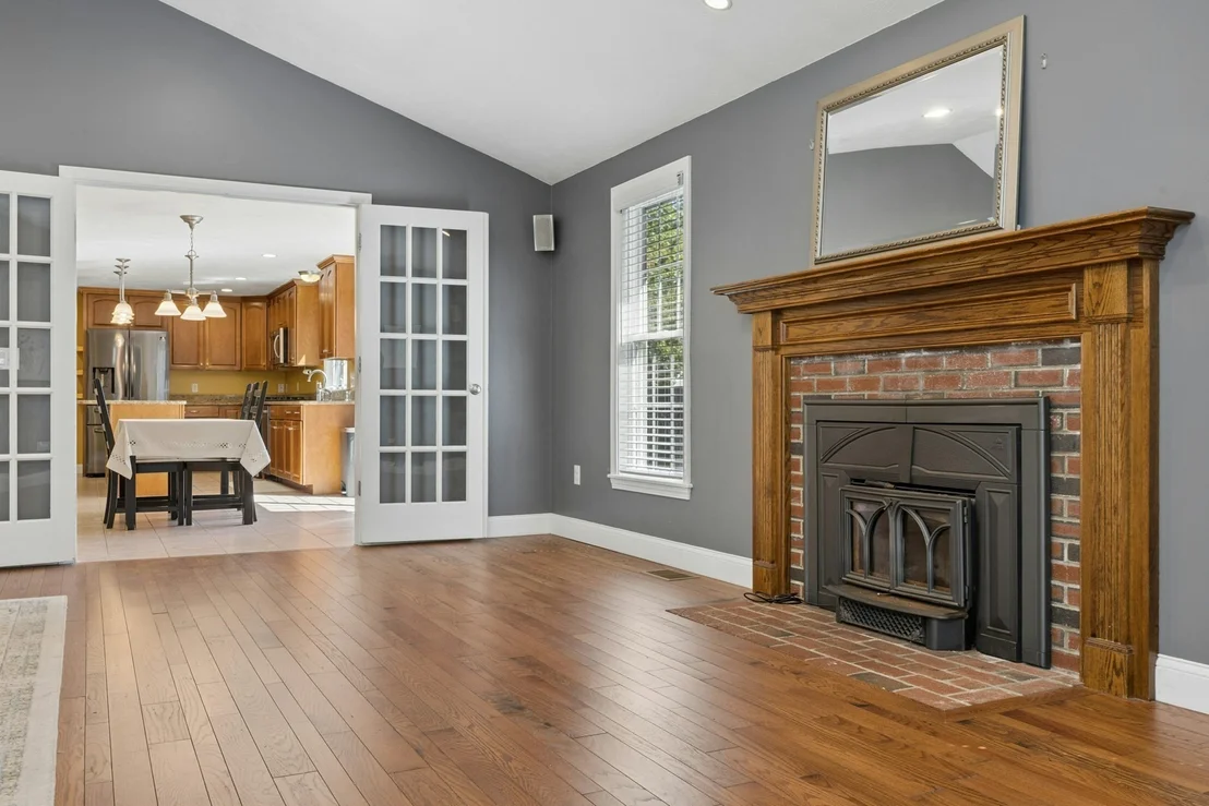 Photo of 9 Cameron Dr