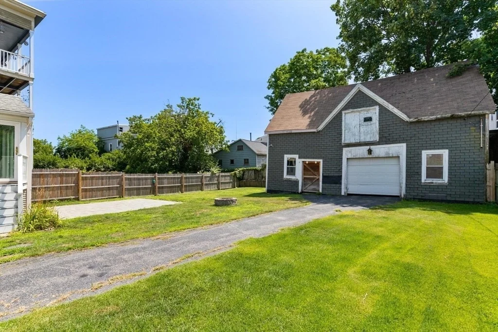 Photo of 18 Willow Ave