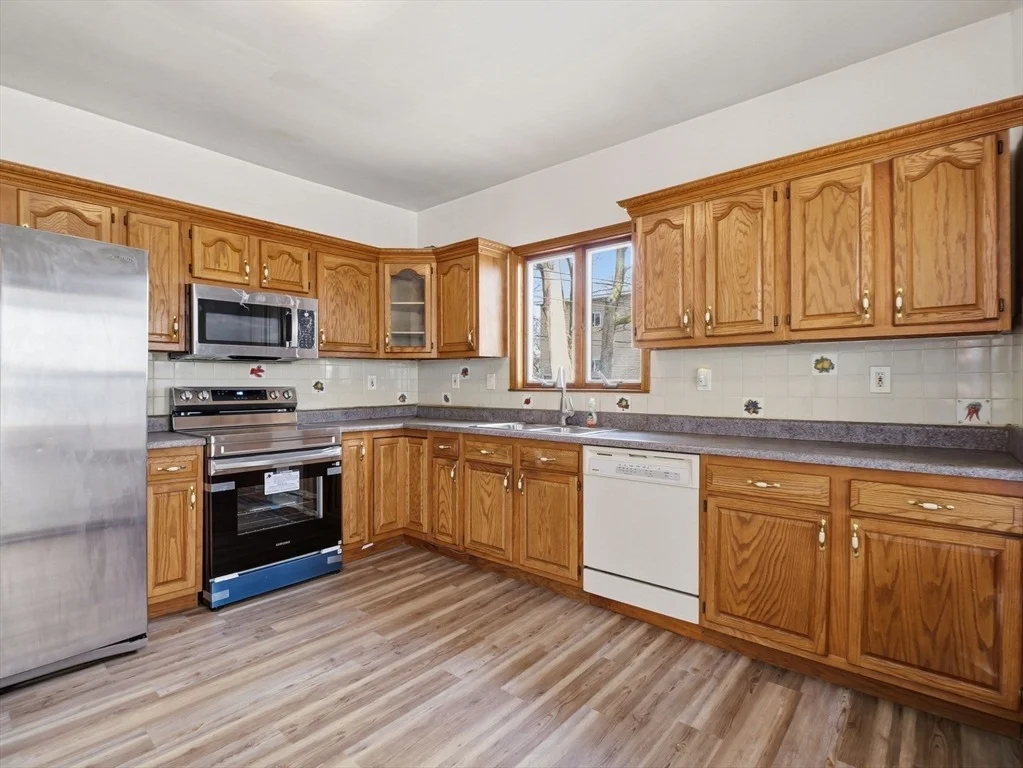 Photo of 10 Almont Ave