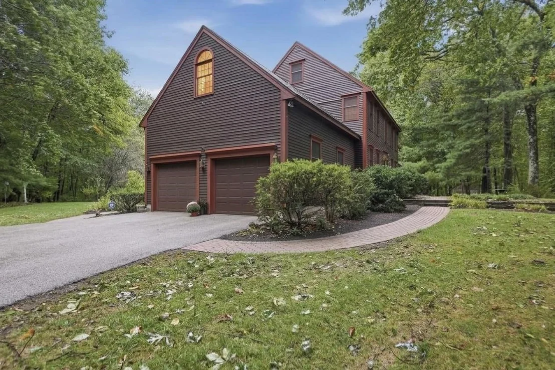 Photo of 9 Fox Run Dr
