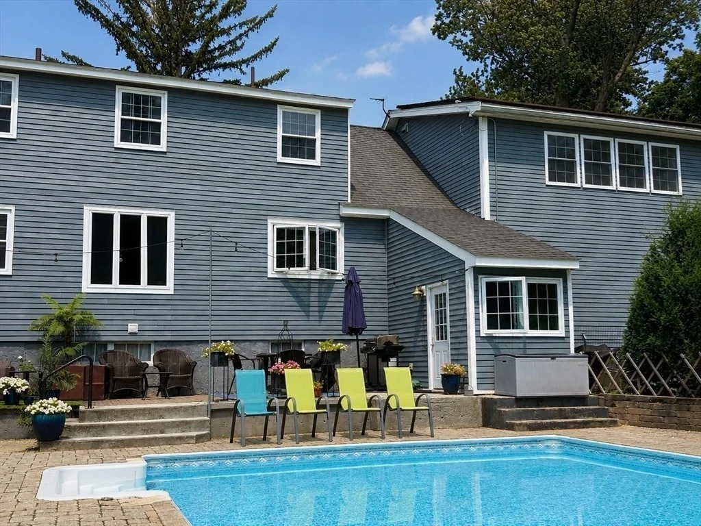 Photo of 100 Sutton Hill Rd