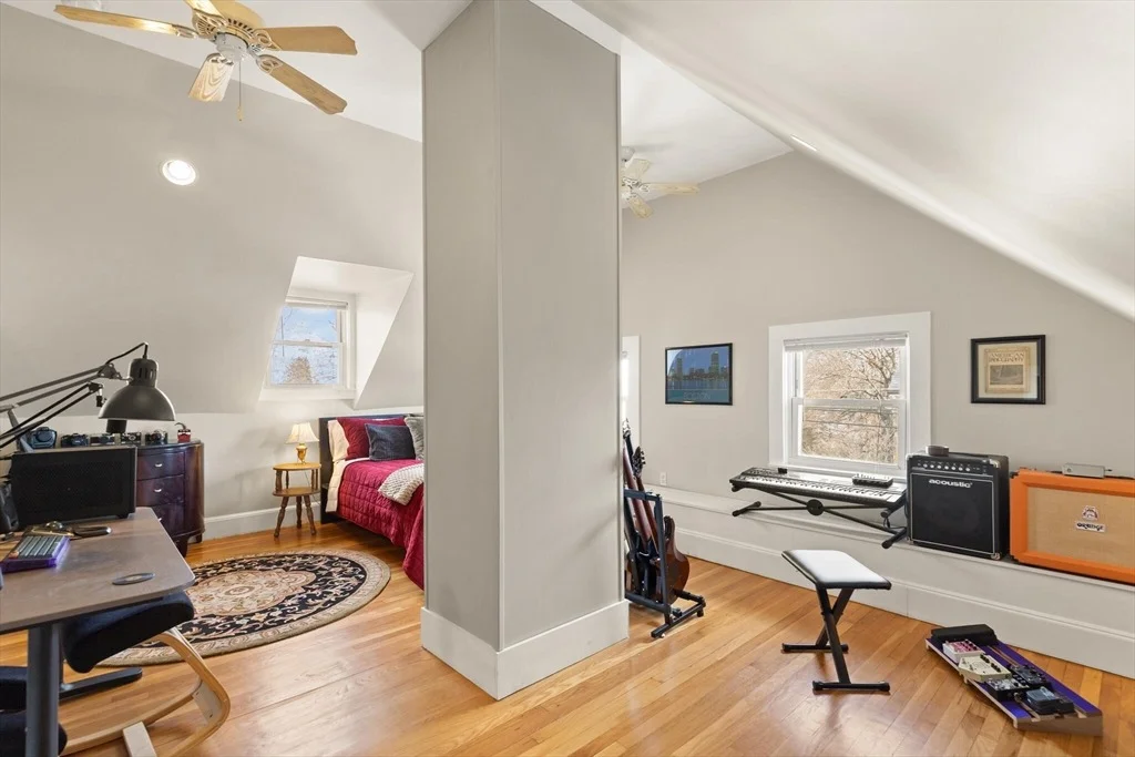 Photo of Unit 3 at 2 Pine St