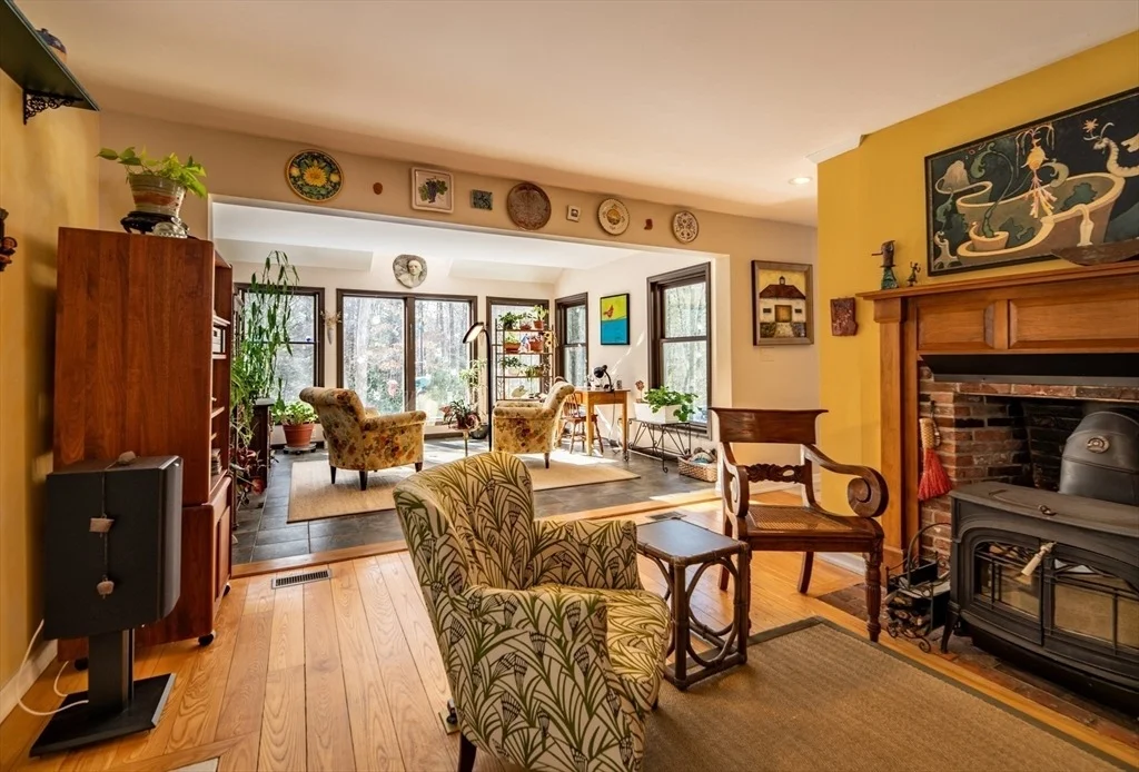 Photo of 469 Sylvester Rd